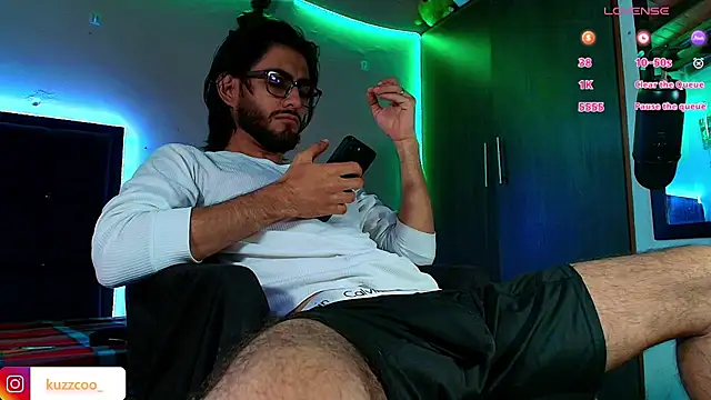 Snapshot of kuzzcoo chatting on 02/24/26, 12:36 kuzzcoo online show from 02/24/26, 12:36