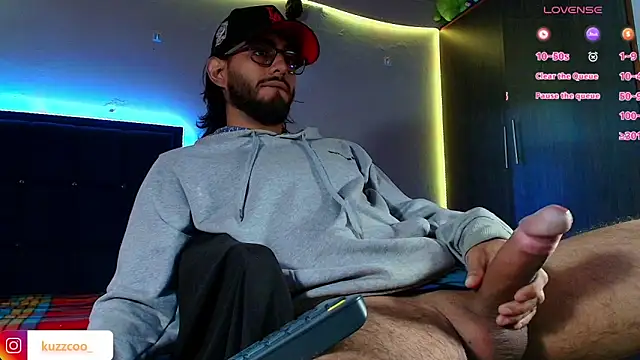 Snapshot of kuzzcoo chatting on 02/25/26, 12:48 kuzzcoo online show from 02/25/26, 12:48