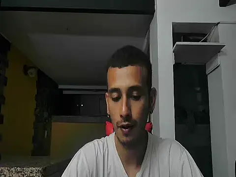 talktome4 online show from 05/13/26, 01:25