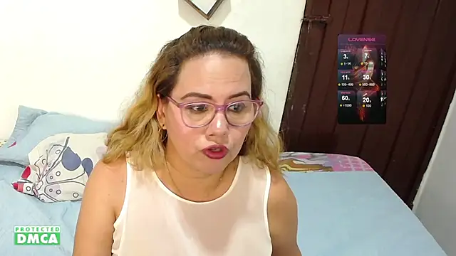 Snapshot of danielapalmer_ chatting on 03/05/25, 05:08 danielapalmer online show from 03/05/25, 05:08