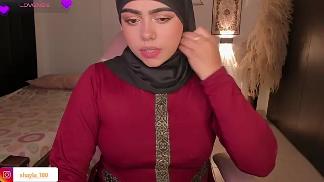 shayla 18 online show from 10/10/25, 03:38