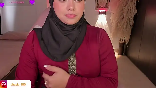 shayla 18 online show from 12/04/25, 07:22