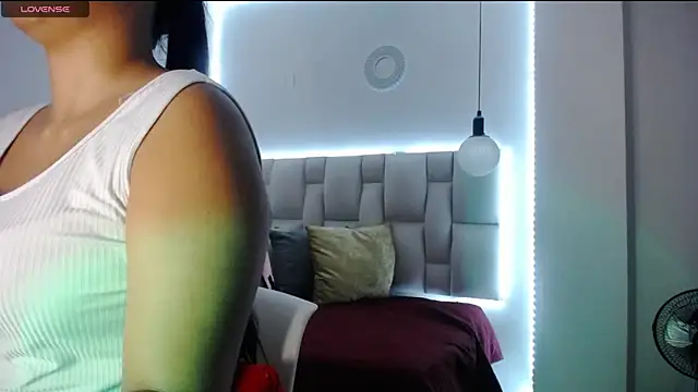 tiffany  pink online show from 02/11/25, 07:16