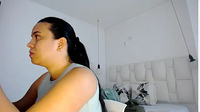 tiffany  pink online show from 10/11/25, 09:02