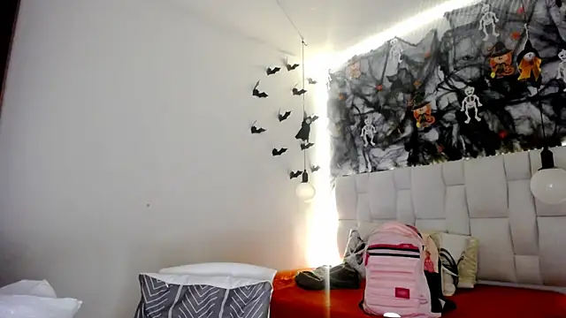 tiffany  pink online show from 10/22/25, 08:08