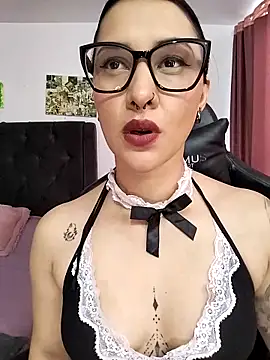 Snapshot of Fleurmeyer79 chatting on 04/21/26, 03:39 Fleurmeyer79 online show from 04/21/26, 03:39