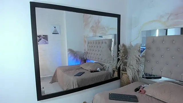 ainaah  online show from 03/14/25, 02:41