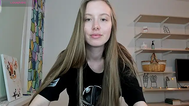 Snapshot of Peggy_Beauty chatting on 10/10/25, 01:43 Peggy Beauty online show from 10/10/25, 01:43