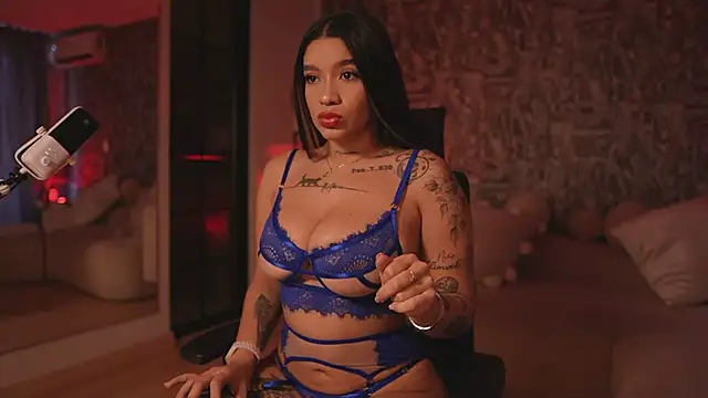 Snapshot of HannahW_ chatting on 09/28/25, 11:48 HannahW online show from 09/28/25, 11:48