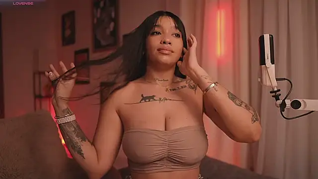 Snapshot of HannahW_ chatting on 02/08/26, 03:26 HannahW online show from 02/08/26, 03:26