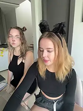 Nura n Sarah online show from 12/19/24, 05:18