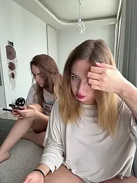 Nura n Sarah online show from 10/05/25, 03:27