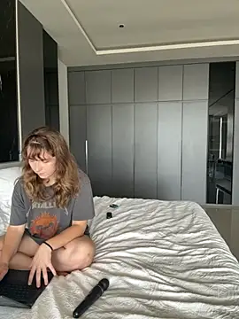 Nura n Sarah online show from 11/28/25, 05:10