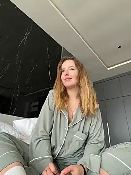 Nura n Sarah online show from 11/29/25, 05:10