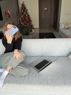 Snapshot of Nura_n_Sarah chatting on 01/10/26, 04:58 Nura n Sarah online show from 01/10/26, 04:58