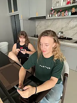 Snapshot of Nura_n_Sarah chatting on 01/11/26, 05:12 Nura n Sarah online show from 01/11/26, 05:12