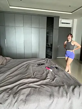 Snapshot of Nura_n_Sarah chatting on 02/15/26, 05:04 Nura n Sarah online show from 02/15/26, 05:04