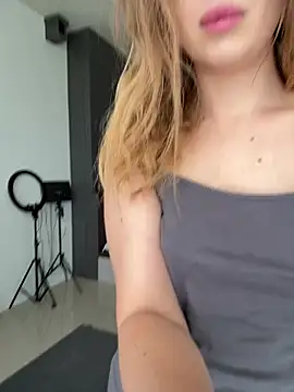 Snapshot of Nura_n_Sarah chatting on 03/08/26, 05:00 Nura n Sarah online show from 03/08/26, 05:00