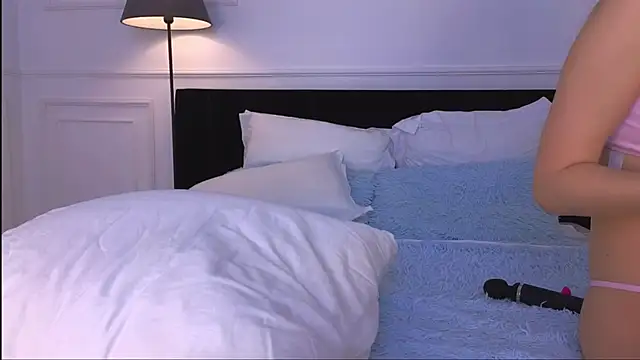 NicoleMarani online show from 12/05/25, 02:42