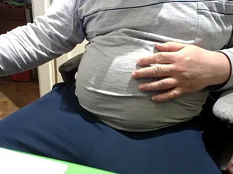 Snapshot of tipko123 chatting on 04/28/26, 04:12 tipko123 online show from 04/28/26, 04:12