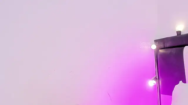 smiling  girl2 online show from 02/20/25, 10:04