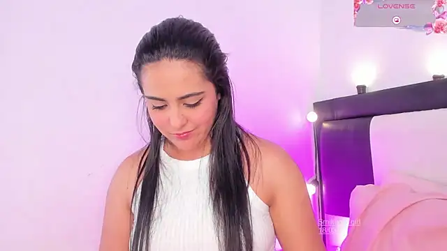 smiling  girl2 online show from 03/19/25, 12:15