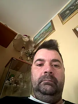 Snapshot of h4cAlex chatting on 11/08/25, 07:41 h4cAlex online show from 11/08/25, 07:41