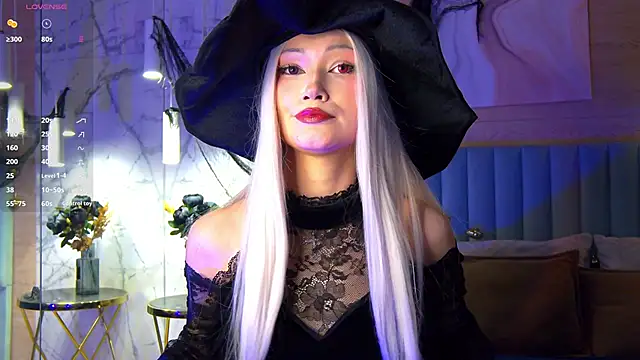 CarolReeves online show from 10/31/25, 06:14