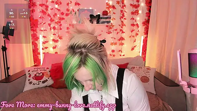 Snapshot of EmmyBunny chatting on 09/21/25, 06:20 EmmyBunny online show from 09/21/25, 06:20