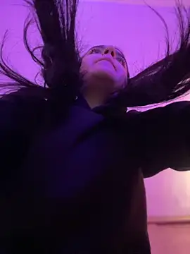 Alicia Ruiz online show from 10/17/25, 06:32