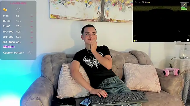 Snapshot of Blum_icee chatting on 12/06/24, 11:57 Blum icee online show from 12/06/24, 11:57