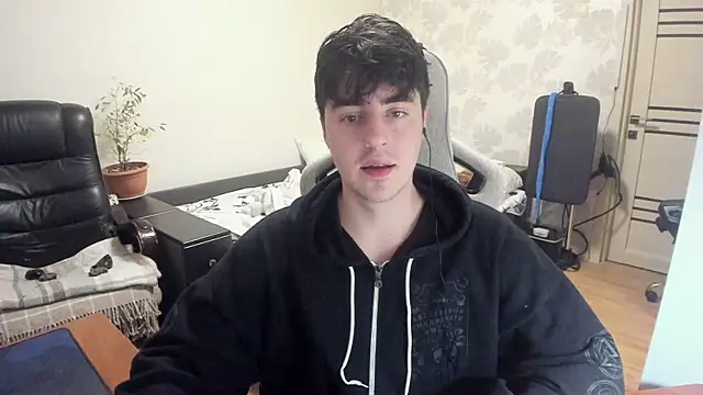 Snapshot of Knuckles17 chatting on 12/15/25, 12:15 Knuckles17 online show from 12/15/25, 12:15