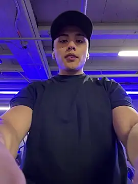 Snapshot of MatiasKorn chatting on 03/15/26, 06:14 MatiasKorn online show from 03/15/26, 06:14