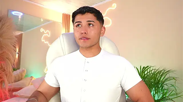 Snapshot of MatiasKorn chatting on 04/07/26, 04:13 MatiasKorn online show from 04/07/26, 04:13