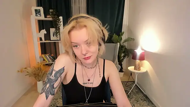 Snapshot of cyber_whore_ chatting on 05/05/26, 10:40 cyber whore online show from 05/05/26, 10:40