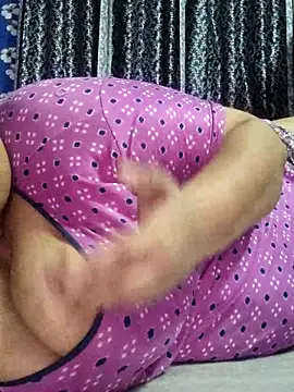 Snapshot of Seema_99 chatting on 06/02/26, 09:11 Seema 99 online show from 06/02/26, 09:11