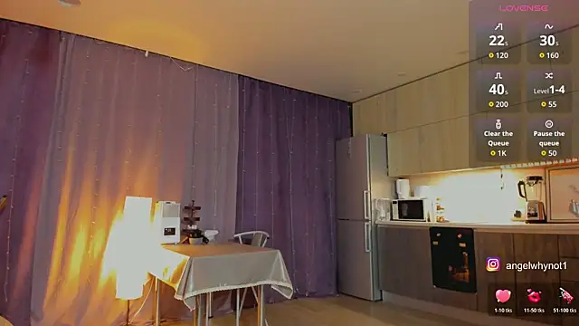 Snapshot of angelwhynot chatting on 11/21/25, 01:43 angelwhynot online show from 11/21/25, 01:43
