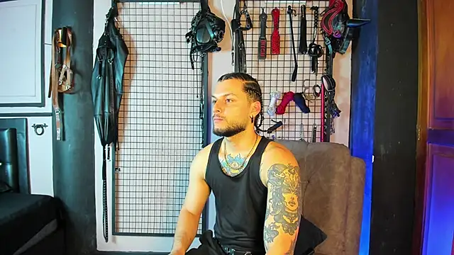 Snapshot of Twisted_Fantasy chatting on 03/03/25, 12:16 Twisted Fantasy online show from 03/03/25, 12:16