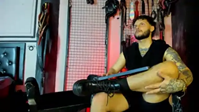 Snapshot of Twisted_Fantasy chatting on 03/02/26, 07:15 Twisted Fantasy online show from 03/02/26, 07:15