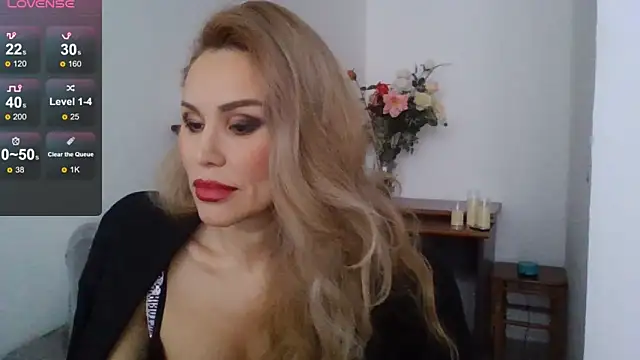 Snapshot of Radmila_Queen_ chatting on 01/17/25, 11:17 Radmila Queen  online show from 01/17/25, 11:17