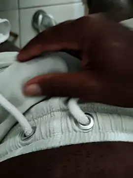 Snapshot of Mozen_13 chatting on 03/13/26, 11:22 Mozen 13 online show from 03/13/26, 11:22