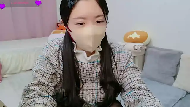 anchan  online show from 10/28/25, 01:36