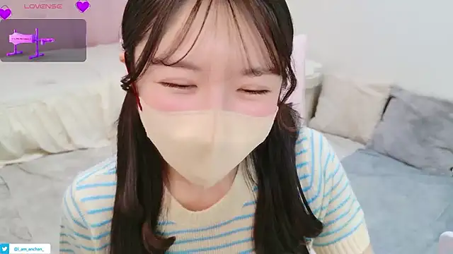 Snapshot of anchan_ chatting on 06/15/26, 01:24 anchan online show from 06/15/26, 01:24