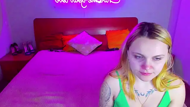 Snapshot of MagicEyess chatting on 01/17/25, 07:19 MagicEyess online show from 01/17/25, 07:19