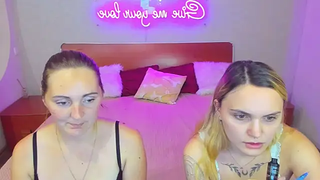 Snapshot of MagicEyess chatting on 10/17/25, 05:26 MagicEyess online show from 10/17/25, 05:26
