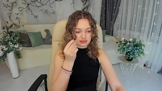 MiracleCurly online show from 10/27/25, 07:29