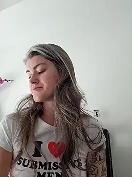 Lilmissvyx online show from 05/08/26, 02:33