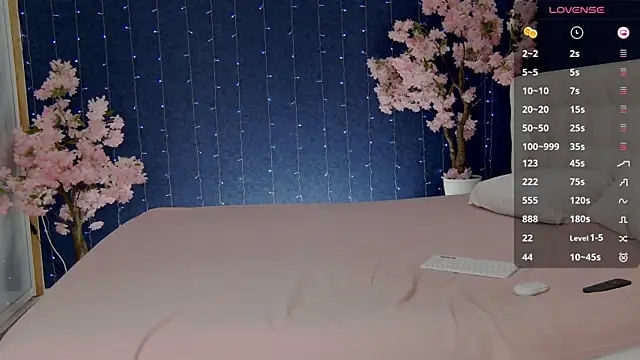 -Mirror-Girl- online show from 10/24/25, 04:25