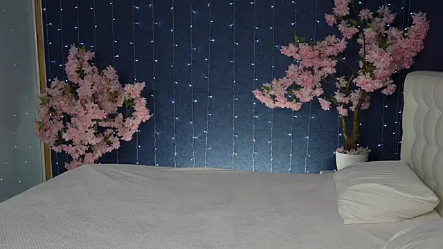 Snapshot of -Mirror-Girl- chatting on 04/03/26, 05:49 -Mirror-Girl- online show from 04/03/26, 05:49