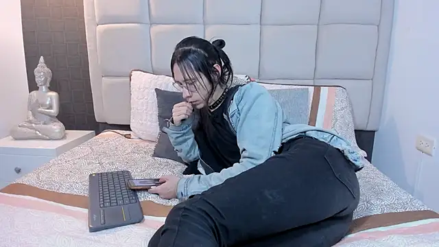 Hecatee 77 online show from 02/08/25, 07:27